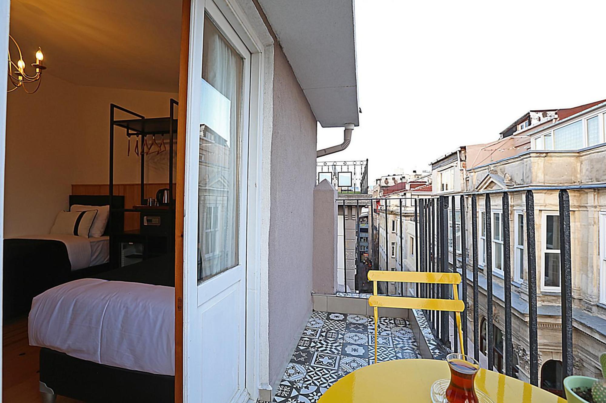 Istanbul Taksim Istiklal Street Kamil Hotel - Historical Bagian luar foto