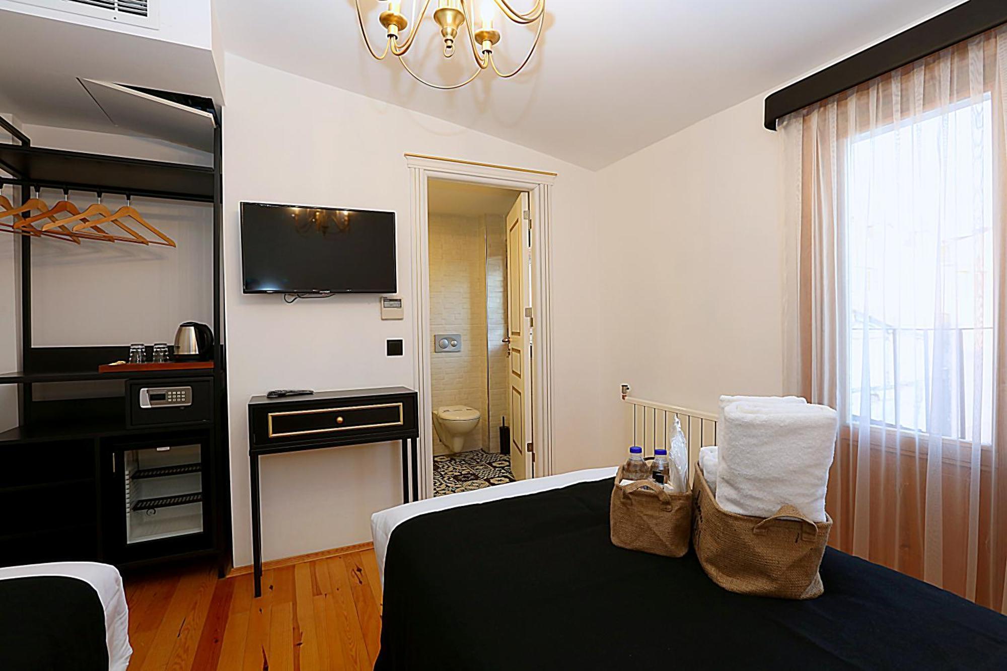 Istanbul Taksim Istiklal Street Kamil Hotel - Historical Ruang foto